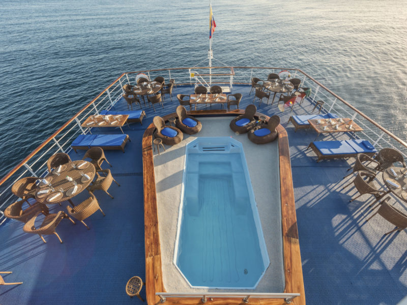 Der Pool an Bord der Galapagos Legend