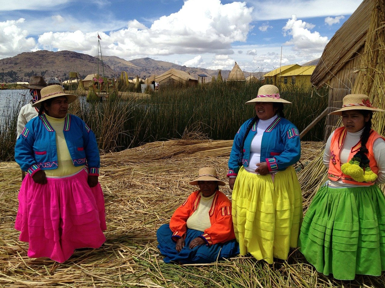 Die Bewohner der schwimmenden Inseln auf dem Titicaca-See - Top 10 Sehenswürdigkeiten im Hochland Perus